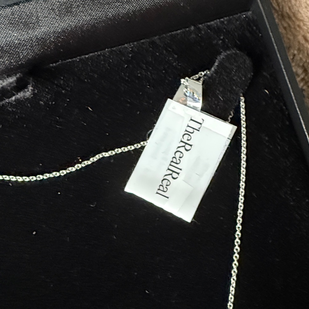 18 kt White Gold Snowflake/Cross Diamond Pendant Necklace - Picture 12 of 12